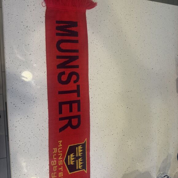 MUNSTER RUGBY SCARF - Picture 1 of 2